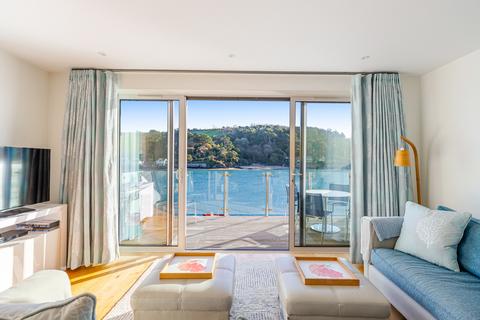 undefined, Estura, Salcombe