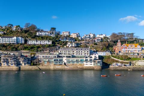 undefined, Estura, Salcombe