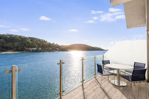 undefined, Estura, Salcombe