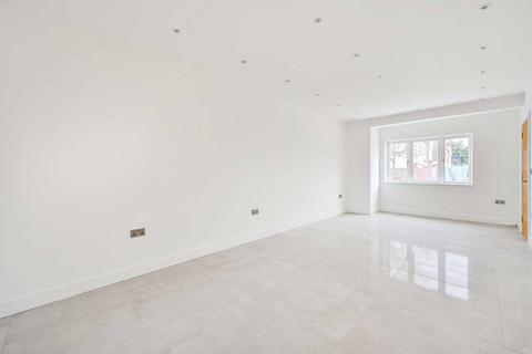 undefined, Tayben Avenue, Twickenham, TW2