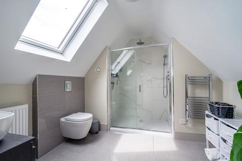 1 bedroom flat for sale, Gunnersbury Avenue, London, W5
