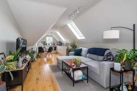1 bedroom flat for sale, Gunnersbury Avenue, London, W5