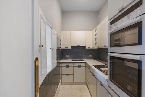 2 bedroom flat for sale, Lexham Gardens, London W8
