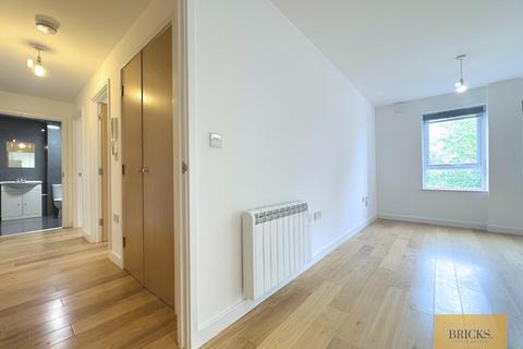 2 bedroom flat to rent, Rothesay Road, Luton LU1