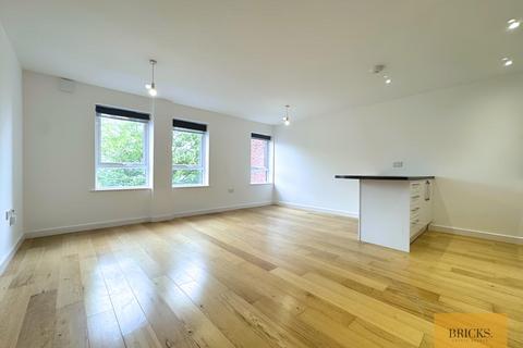 2 bedroom flat to rent, Rothesay Road, Luton LU1