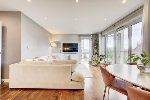 2 bedroom flat for sale, Enterprise Way, London, SW18