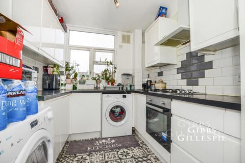 Flat to rent, Churchill Place, Harrow, HA1