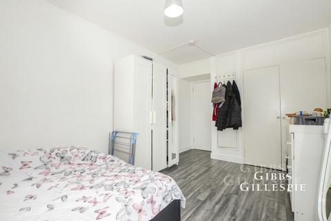 Flat to rent, Churchill Place, Harrow, HA1