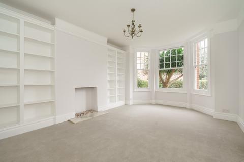 4 bedroom flat for sale, Fauconberg Road, London, W4