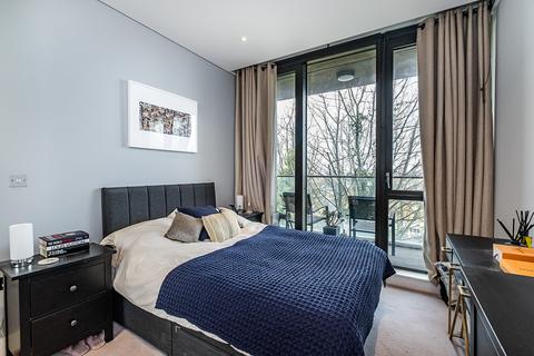 2 bedroom flat for sale, Plaza Gardens, London, SW15