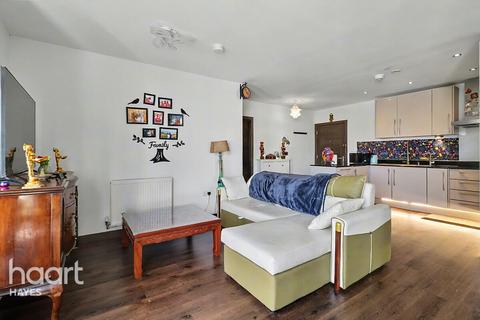 3 bedroom apartment for sale, Gramophone Lane, HAYES