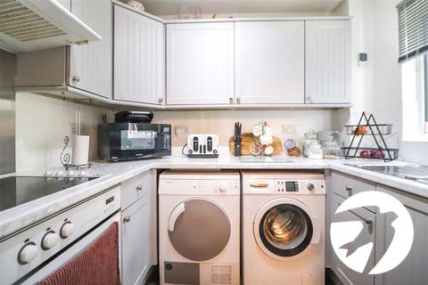 2 bedroom flat for sale, Cricketers Close, Erith, DA8