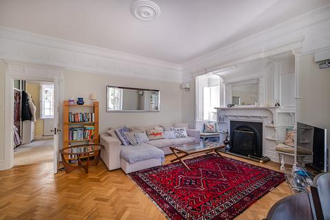 3 bedroom flat for sale, Southborough Road, Surbiton, KT6