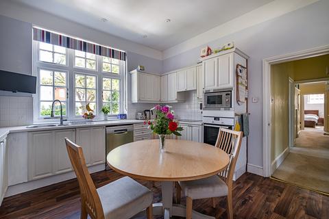 3 bedroom flat for sale, Southborough Road, Surbiton, KT6
