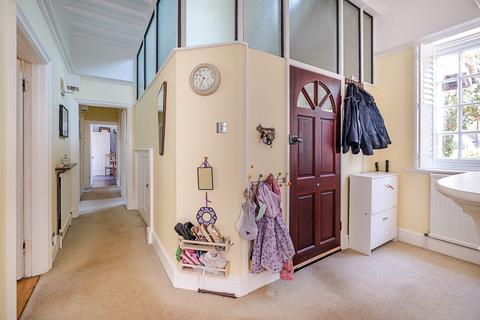 3 bedroom flat for sale, Southborough Road, Surbiton, KT6