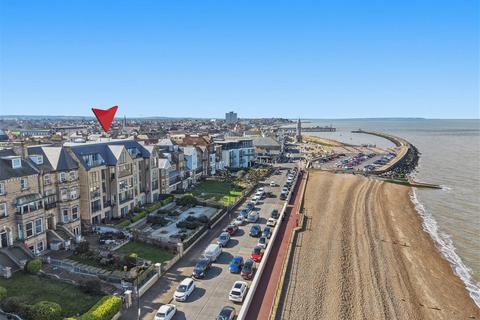 2 bedroom house for sale, Central Parade, Herne Bay