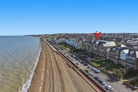 2 bedroom house for sale, Central Parade, Herne Bay