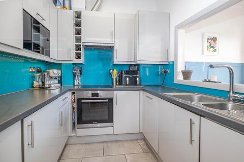 2 bedroom flat for sale, Ewell Road, Surbiton, KT6