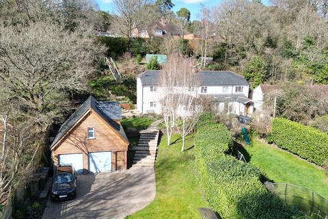 4 bedroom cottage for sale, 9 Bourne Grove, Farnham, GU10