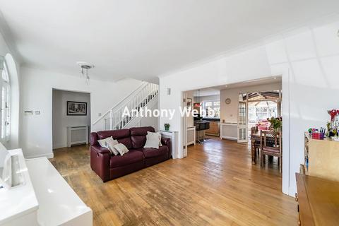 4 bedroom end of terrace house for sale, Ashley Gardens, Palmers Green, N13