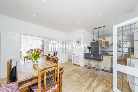 4 bedroom end of terrace house for sale, Ashley Gardens, Palmers Green, N13
