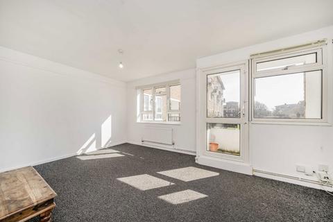 2 bedroom flat to rent, Fauconberg Road, London W4