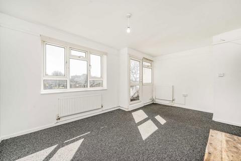 2 bedroom flat to rent, Fauconberg Road, London W4
