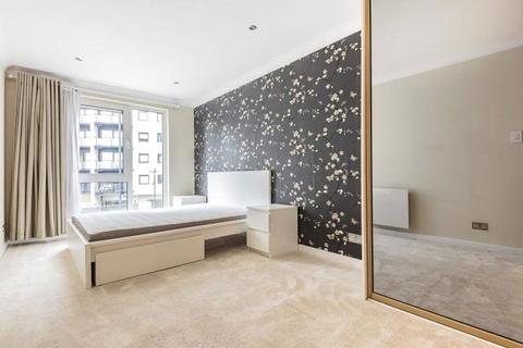 undefined, Boardwalk Place, London E14