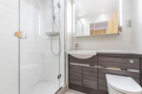 undefined, Boardwalk Place, London E14