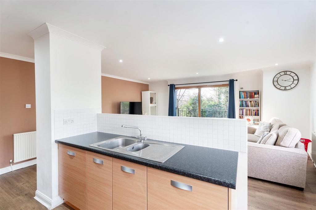 Living/kitchen6