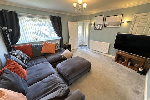 undefined, 9 Lindsay Close, Moorside, OL4 2PR