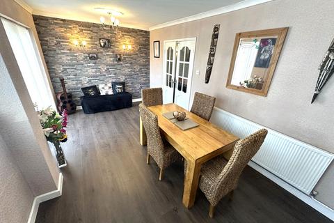 undefined, 9 Lindsay Close, Moorside, OL4 2PR