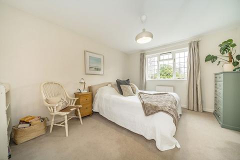 undefined, Woodland Way, Weybridge KT13
