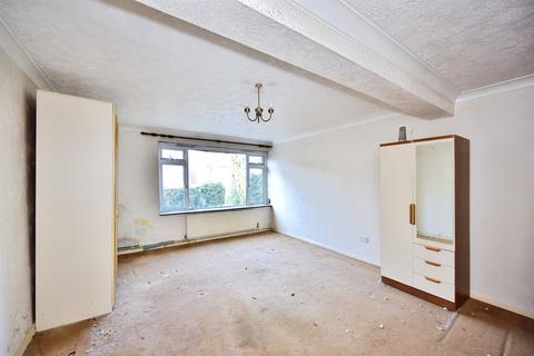 2 bedroom ground floor flat for sale, Tonbridge Road, Maidstone
