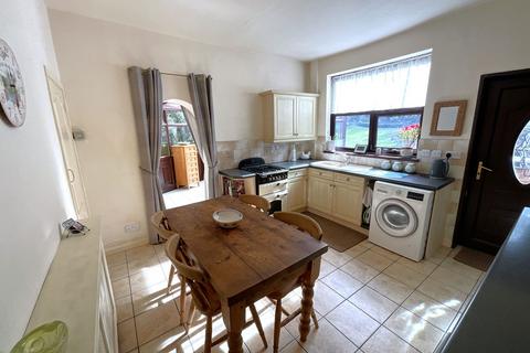2 bedroom semi-detached house for sale, Surfeit Hill Road, Cradley Heath B64