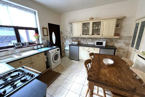 2 bedroom semi-detached house for sale, Surfeit Hill Road, Cradley Heath B64