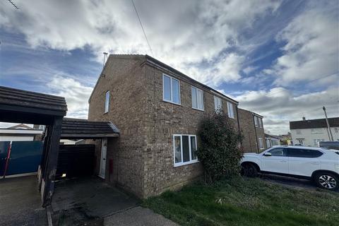 3 bedroom house to rent, Poplar Road, CORBY
