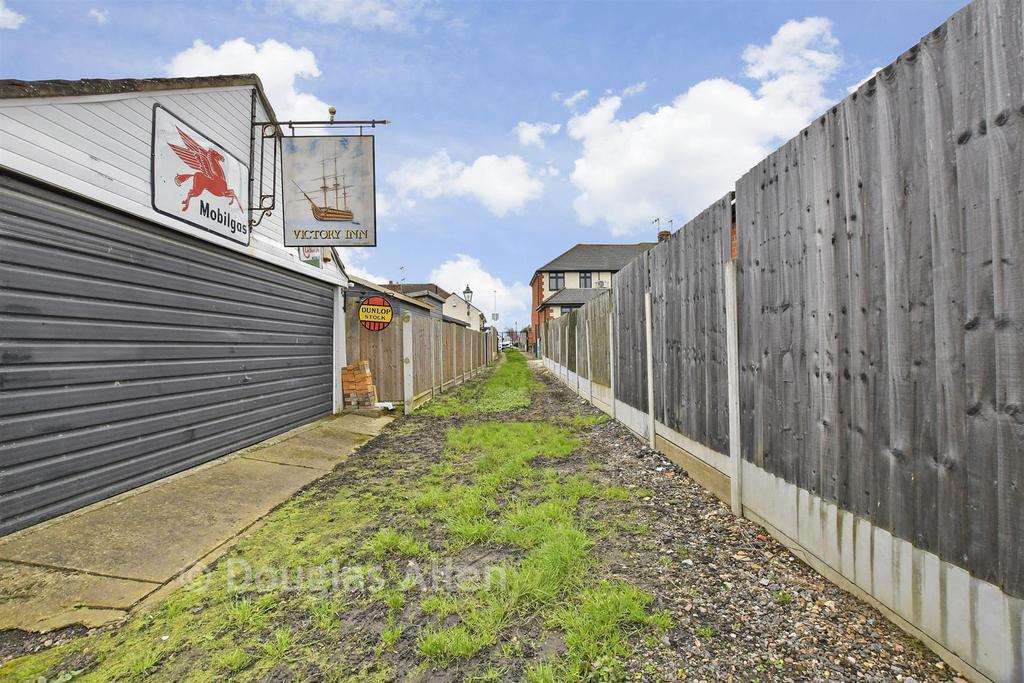 Driveway/Parking