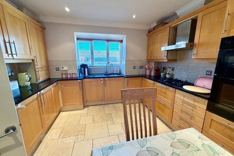 3 bedroom terraced house for sale, Vineyard Crescent, Rainham, Kent