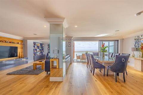 undefined, THE LEAS, Chalkwell