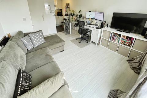 2 bedroom apartment for sale, North Street, Hornchurch, RM11
