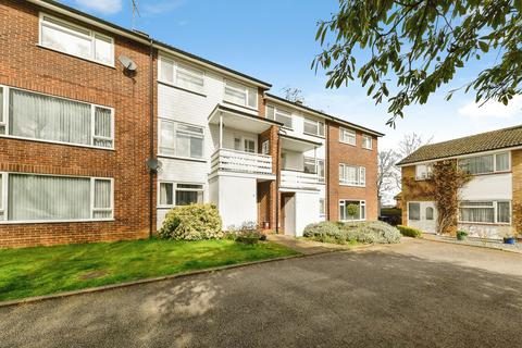 2 bedroom maisonette for sale, Tudor Court, Hitchin