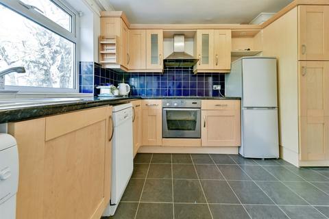 2 bedroom maisonette for sale, Tudor Court, Hitchin
