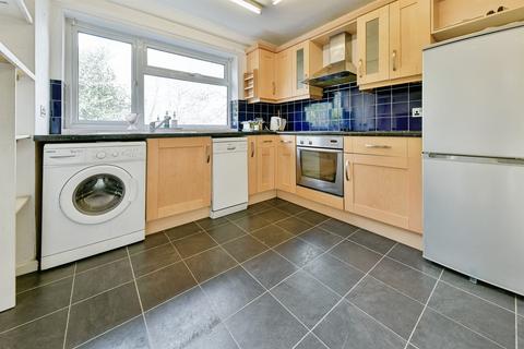 2 bedroom maisonette for sale, Tudor Court, Hitchin