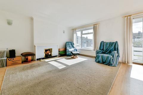 2 bedroom maisonette for sale, Tudor Court, Hitchin