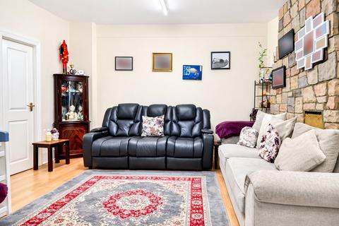 3 bedroom end of terrace house for sale, Minard Road, London, SE6