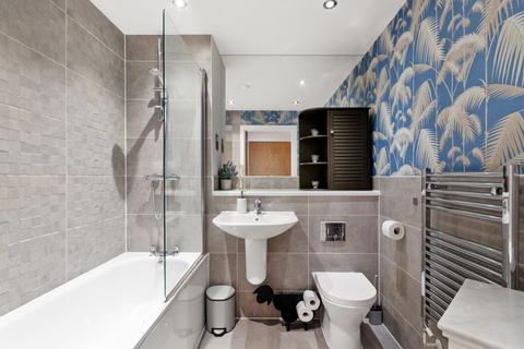 2 bedroom flat for sale, Knightley Walk, Wandsworth Town, SW18