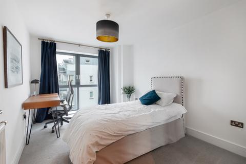 2 bedroom flat for sale, Knightley Walk, Wandsworth Town, SW18