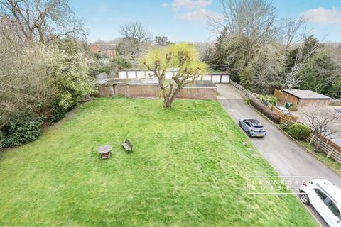 undefined, Foxgrove Road Beckenham BR3