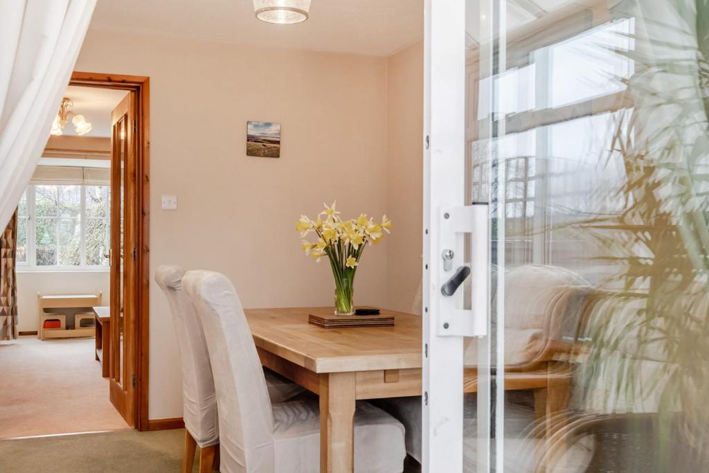 Conservatory to Dining area.jpg
